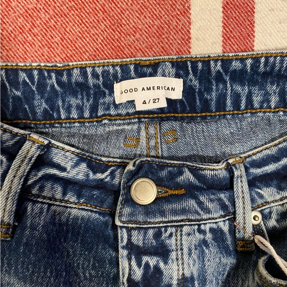 🖤Good American Bombshell Shorts - Picture 4 of 6